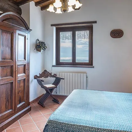 Villa Paola 6, Emma *